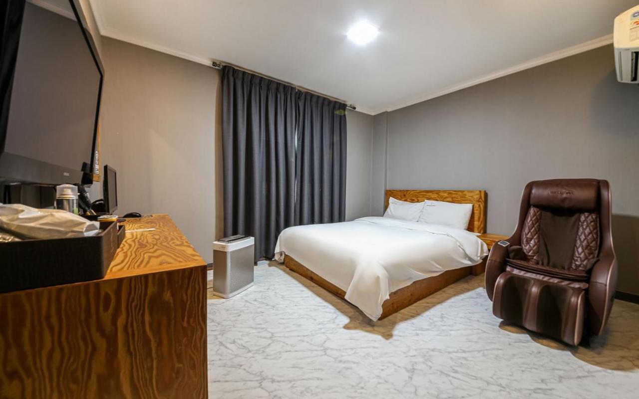 Gung Hotel Jeonju Værelse billede