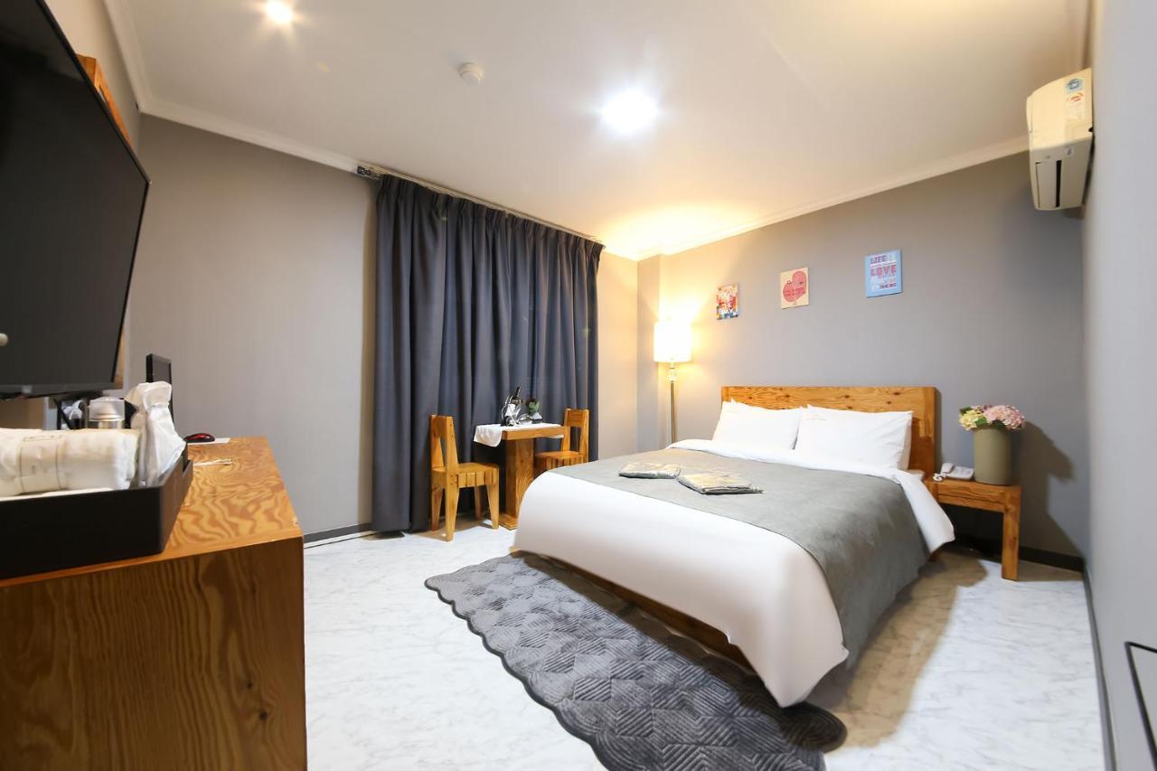 Gung Hotel Jeonju Værelse billede